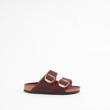 Load image into Gallery viewer, ARIZONA BIG BUCKLE | ZINFANDEL SHEARLING
