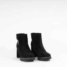 Load image into Gallery viewer, LANELLE | BLACK SUEDE
