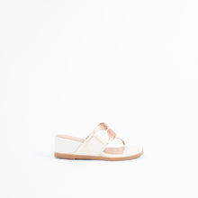 Load image into Gallery viewer, SIDE WEDGE BUCKLE | BEIGE

