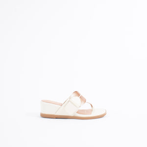 SIDE WEDGE BUCKLE | BEIGE