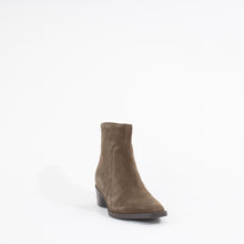 Load image into Gallery viewer, FAHARI H20 | ARMY SUEDE
