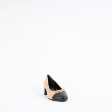 Load image into Gallery viewer, CAP TOE PUMP | GINGER SHORTBREAD/BLACK
