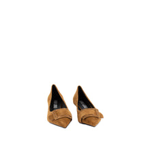Load image into Gallery viewer, ALTAIR PUMPS | CUERO
