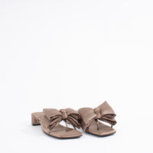 Load image into Gallery viewer, PRIM BOW | BROWN SATIN
