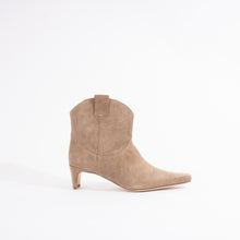 Load image into Gallery viewer, WESTERN WALLY ANKLE BOOT | DUNE
