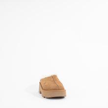 Load image into Gallery viewer, NEW HEIGHTS COZY CLOG | CHESTNUT
