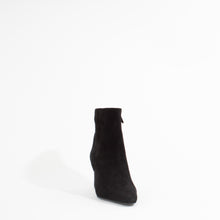 Load image into Gallery viewer, SAIGE | BLACK SUEDE
