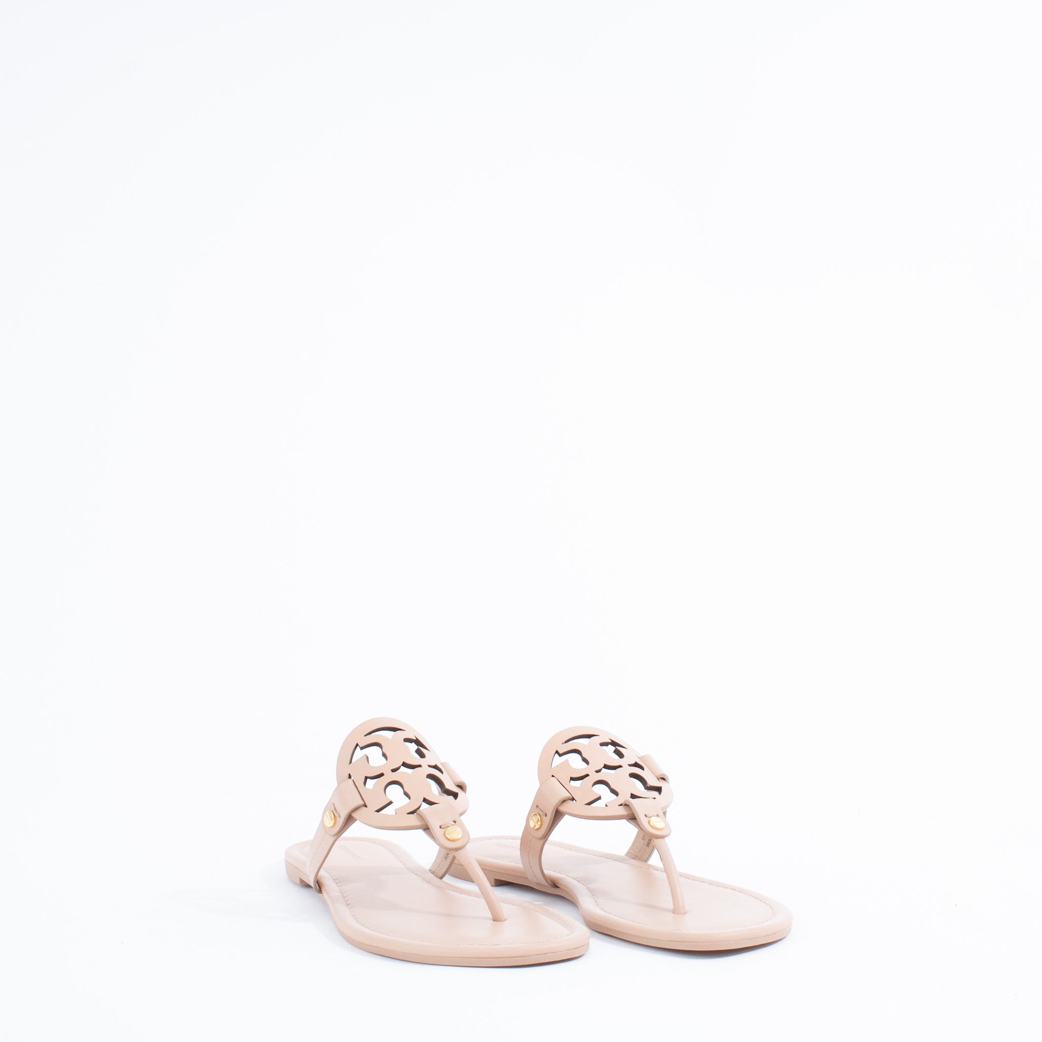 シューズ・サンダルその他 TORY BURCH Woman Flat sandals White 157872 100 Amazon.com | Tory Burch Women's Miller Sandals, Optic White