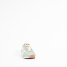 Load image into Gallery viewer, OASIS RUNNER | BLUE GREEN/MOONLIGHT
