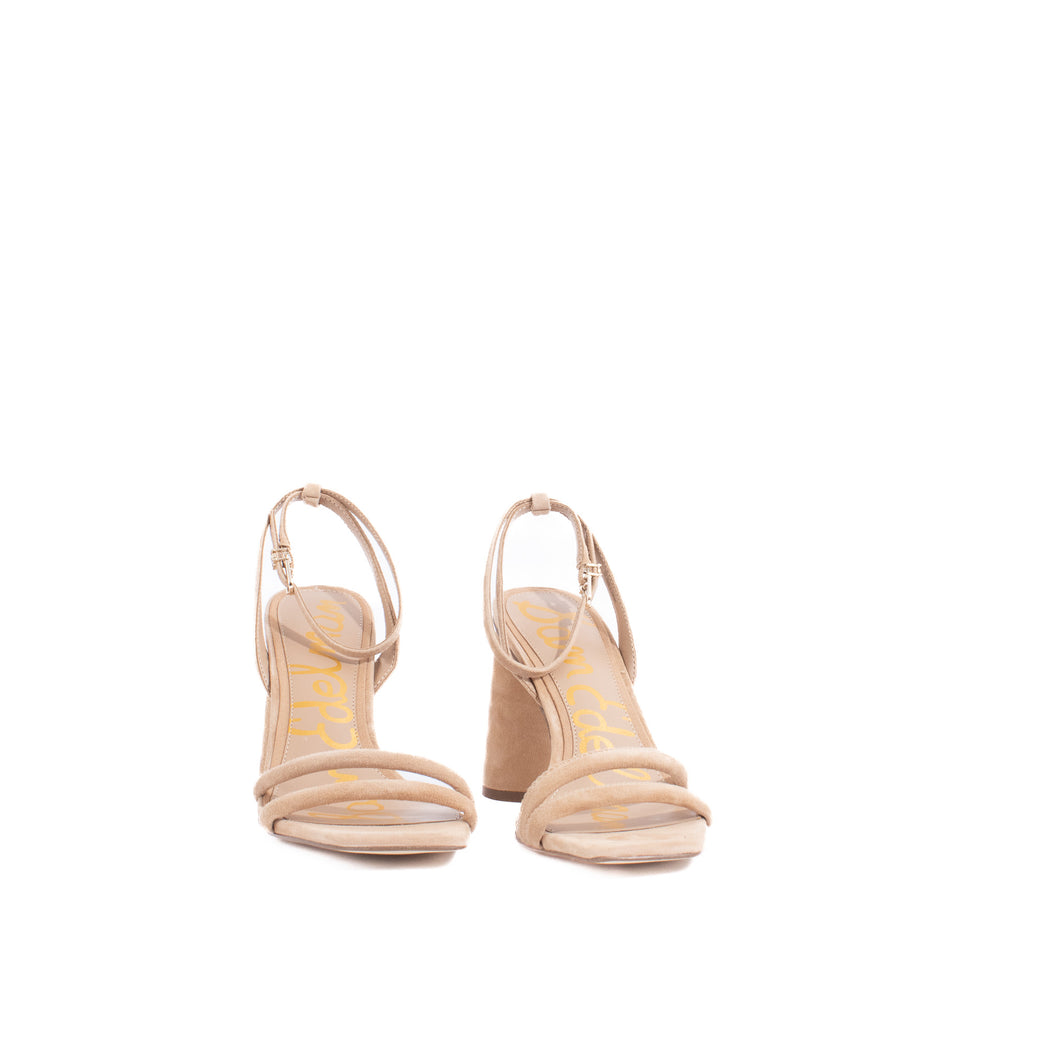 KIA | TAN SUEDE