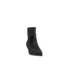 Load image into Gallery viewer, 501T90VK | BLACK PONY FUR
