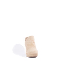 Load image into Gallery viewer, LESIA | LATTE SUEDE
