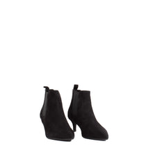Load image into Gallery viewer, DEVA BEAT | BLACK SUEDE
