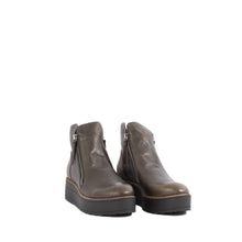 Load image into Gallery viewer, NENE | SMOKEY BLACK LEATHER
