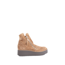 Load image into Gallery viewer, NENE | LIGHT CHOCOLATE SUEDE
