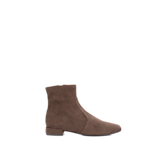 ELISIA | BROWN