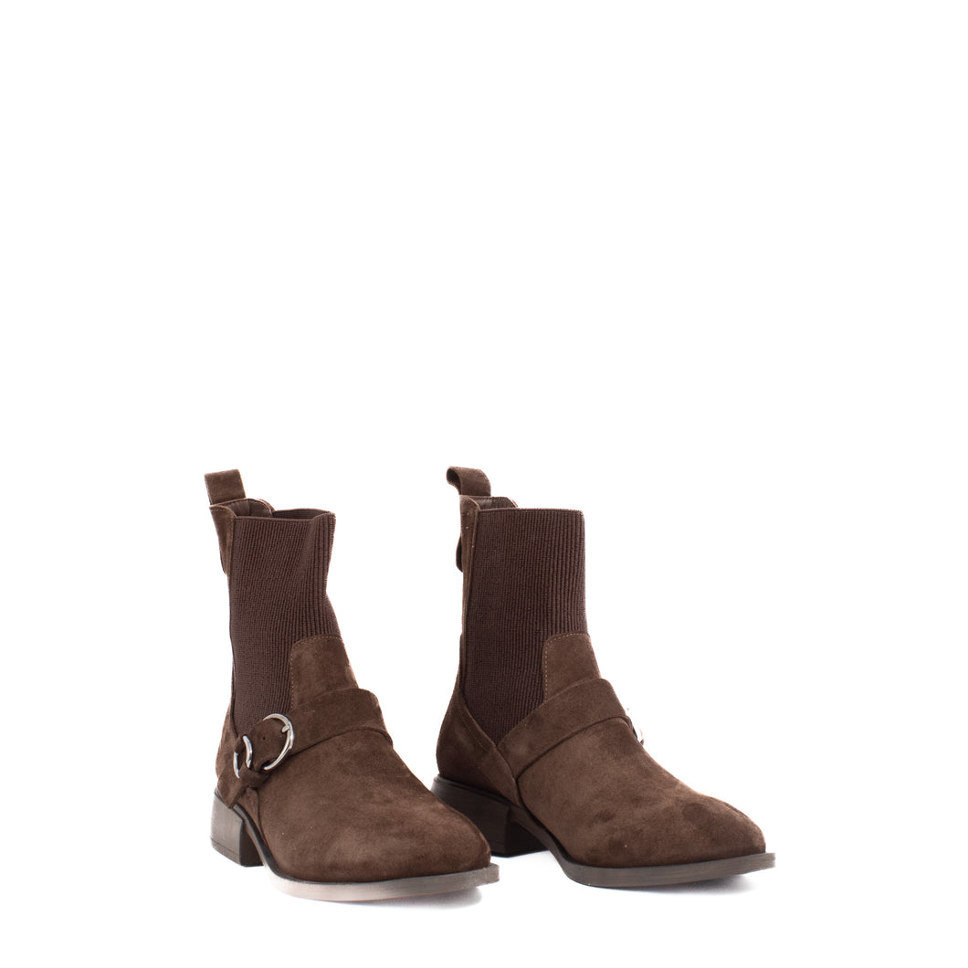 CHELI | BROWN
