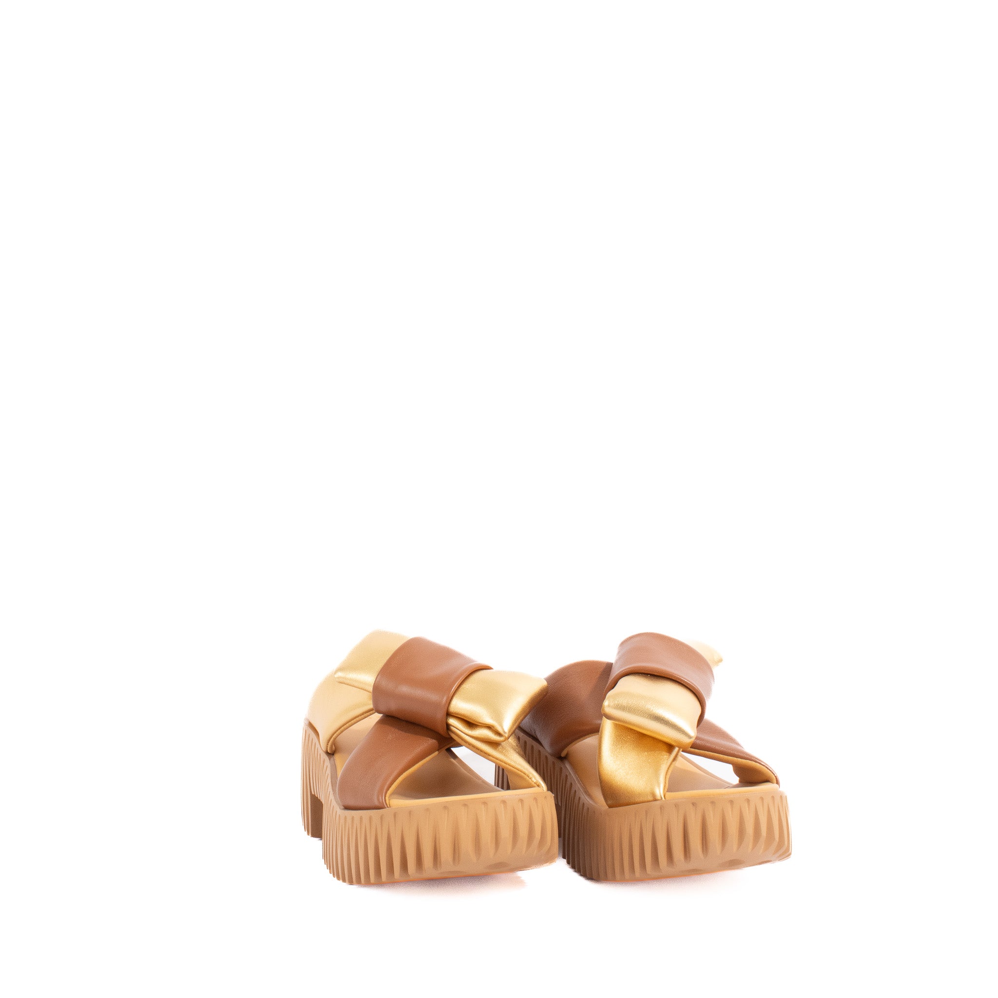 4CCCCEES – Shoes On King
