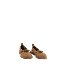 Load image into Gallery viewer, BELLA STUDS | CHESTNUT
